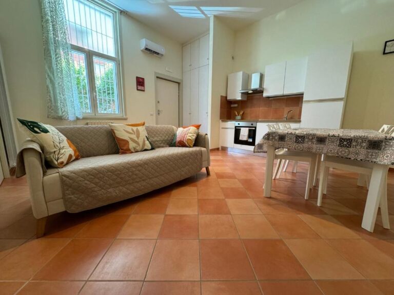 Rose Apartment