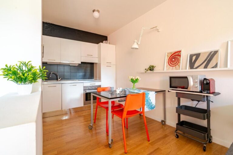 Urban Red Suite