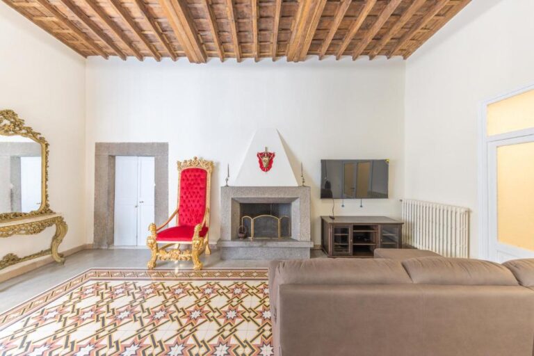 The House of Thrones