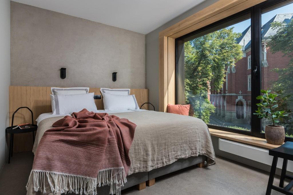 Academia Apartments
