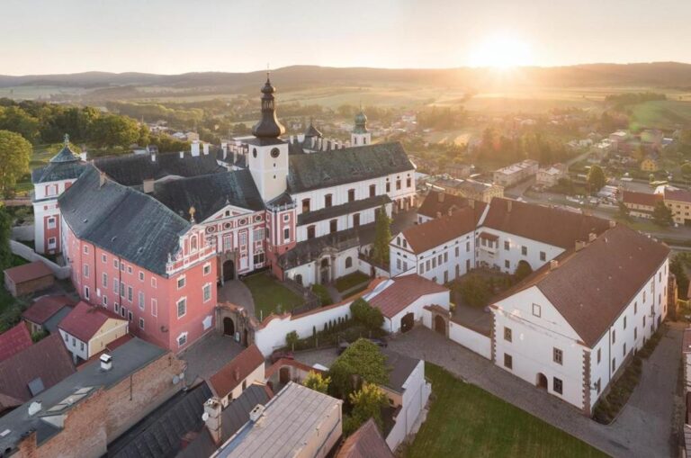 Adrspach family apartment