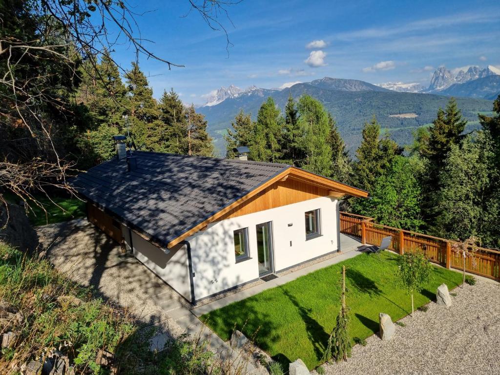 Alone in Chalet with view on Dolomites