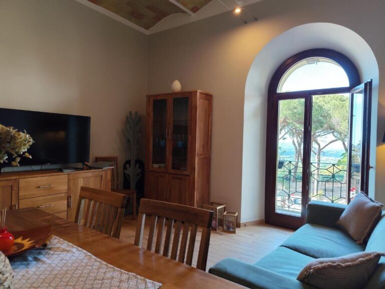 Casa Divitia