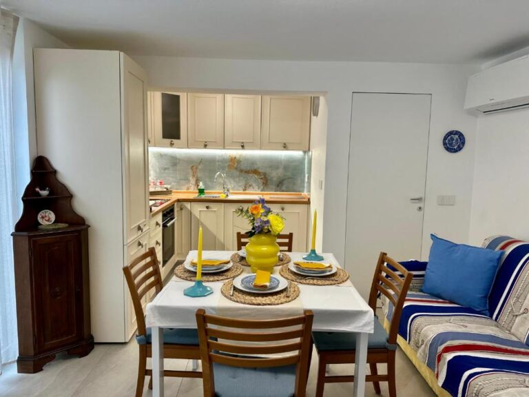 Cozy flat near the beach