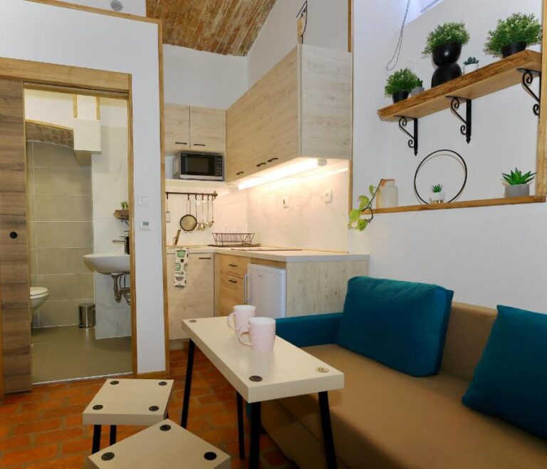 Podroom Apartments