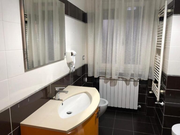 RAJA ROOMS