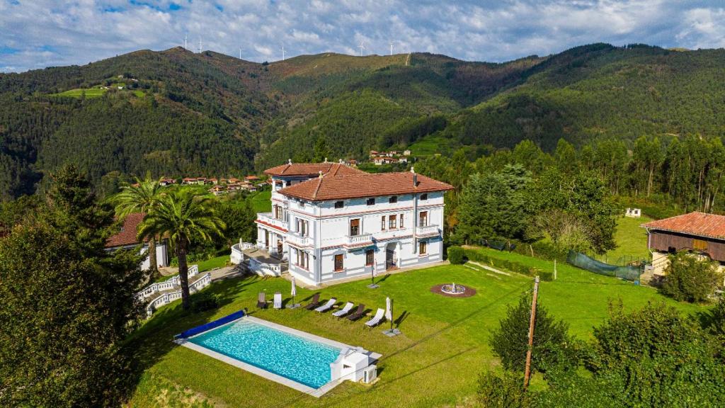 Villa con piscina VILLA ALICIA LA PERLA INDIANA
