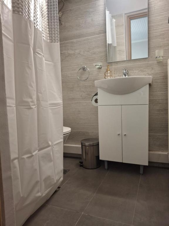 Αγνάντιο room's