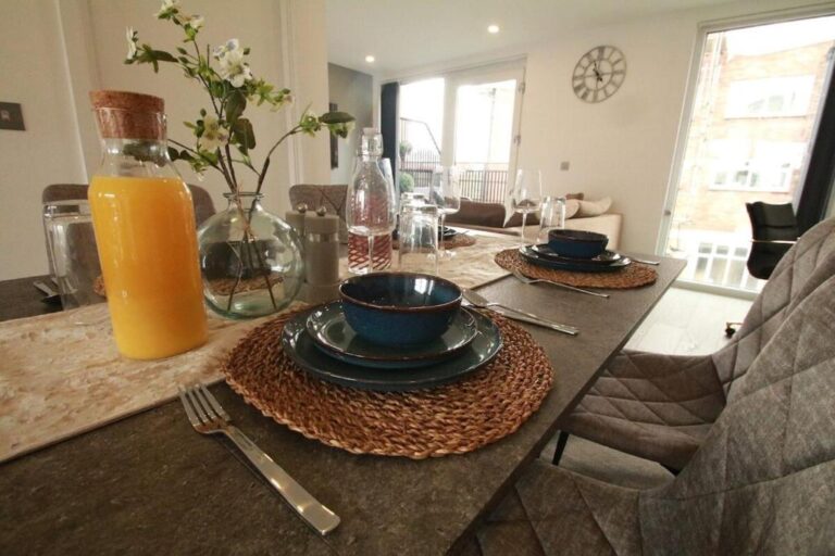 FT6 Aldgate Apartments