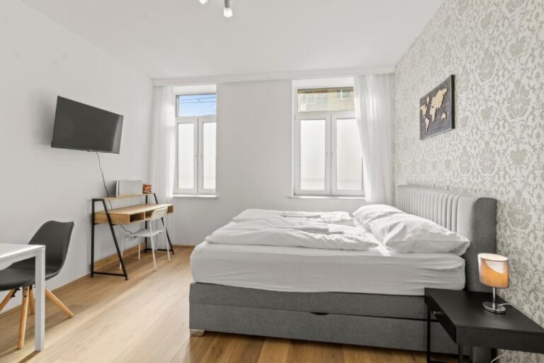 FarawayHomes Studios 43