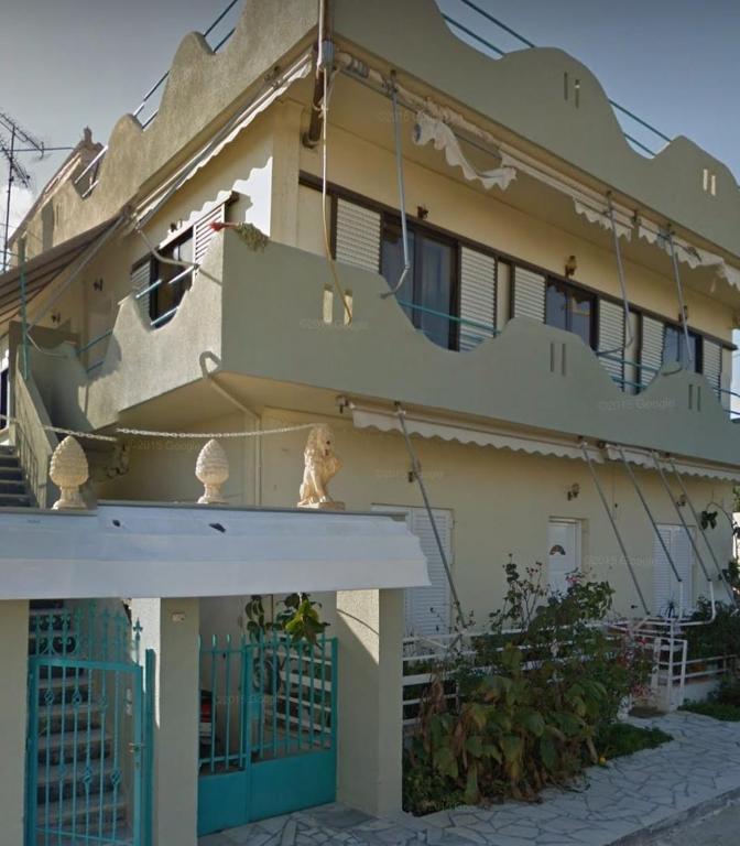 Kiato Rooftop Garden Apartment