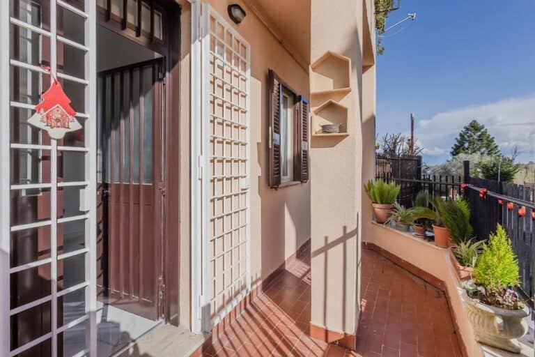 LA CASETTA NELLA MACCHIA di BENEDETTA