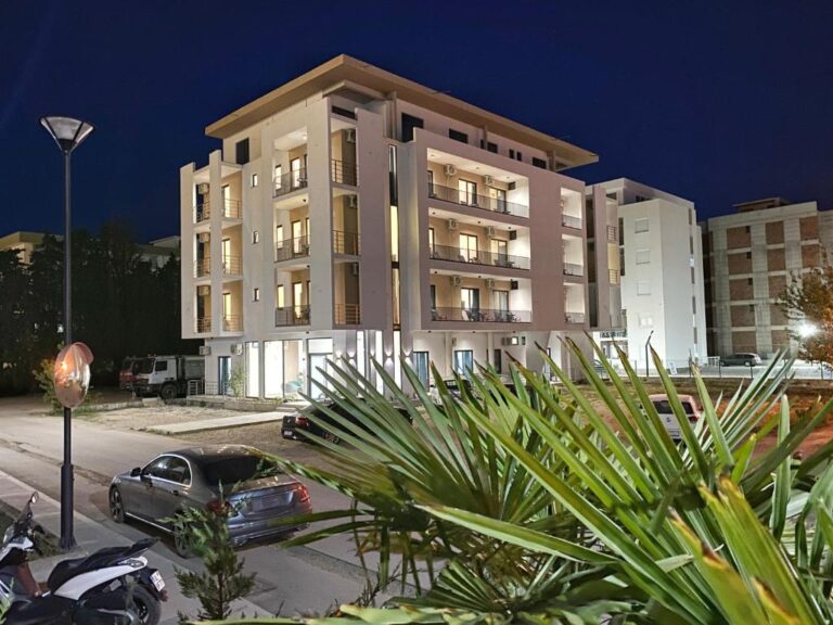 SUPREME Luxury HOTEL