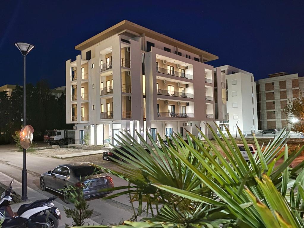 SUPREME Luxury HOTEL