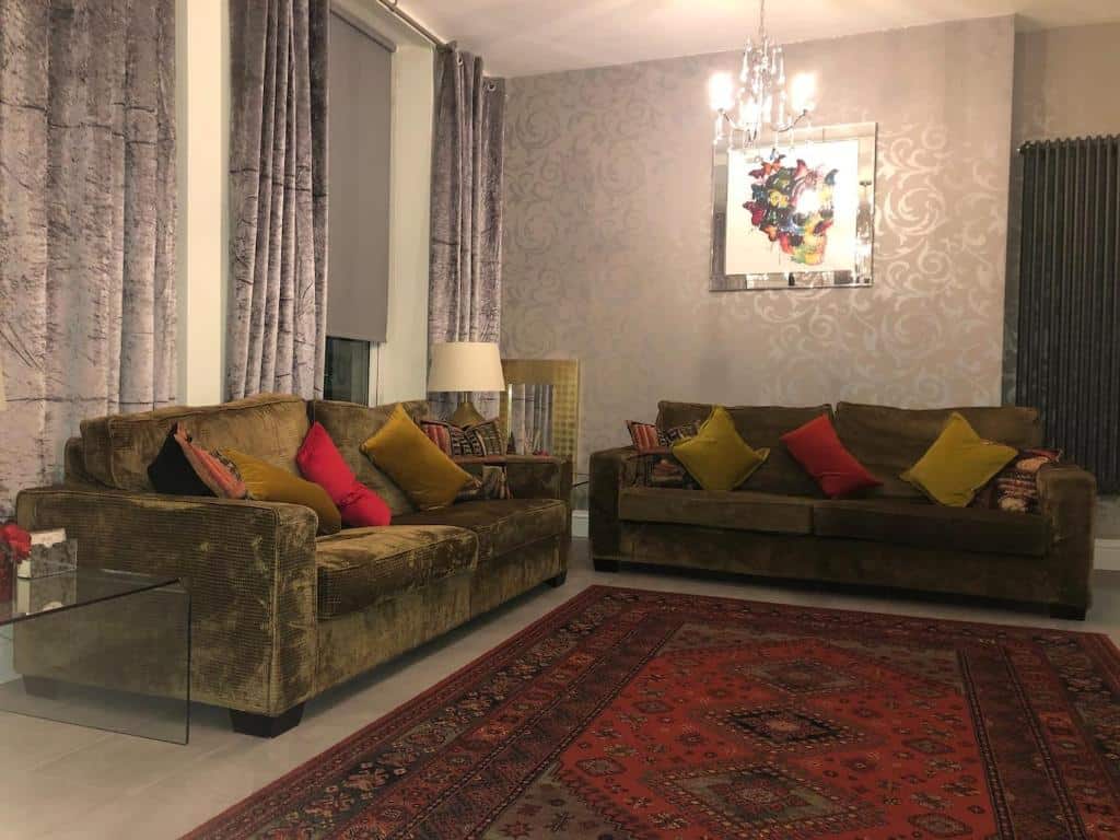 Ten Streets Bed & Breakfast