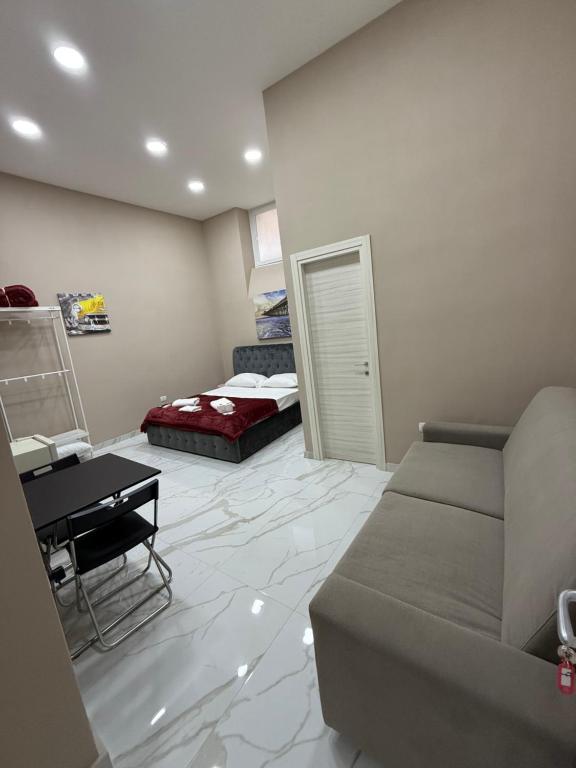 Valentino caracciolo 105