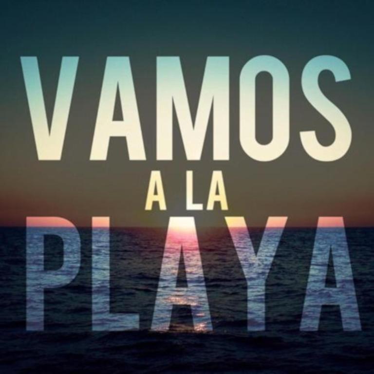 Vamos Ala Playa Perissa