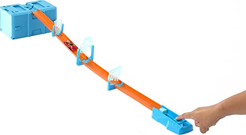 Hot Wheels - Track Builder Set Sfide Tema Ghiaccio, include 1 veicolo Hot Wheels in scala 1:64 e 10 pezzi di pista,